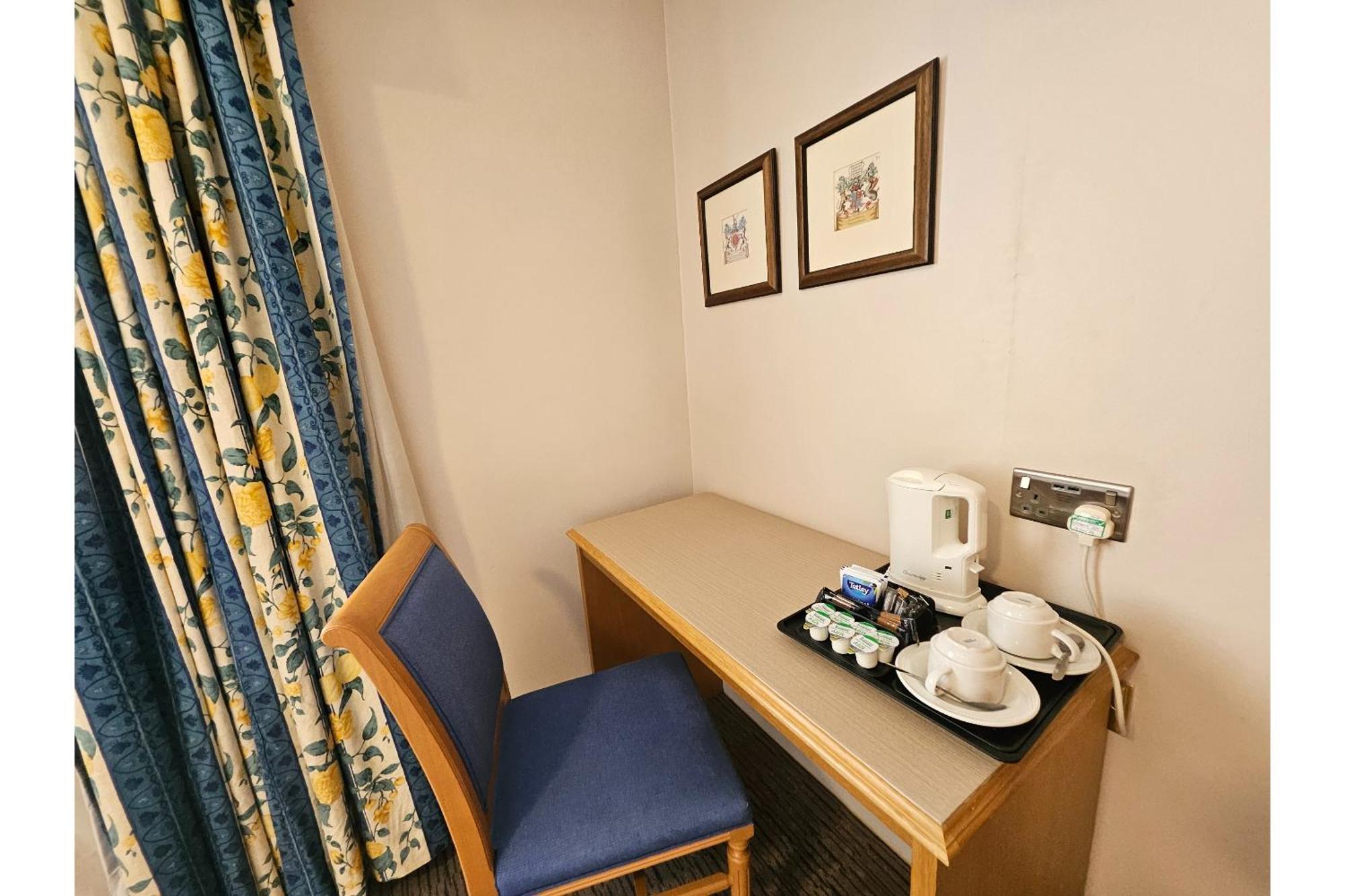 Oyo Blaby Westfield Hotel Лестер Экстерьер фото